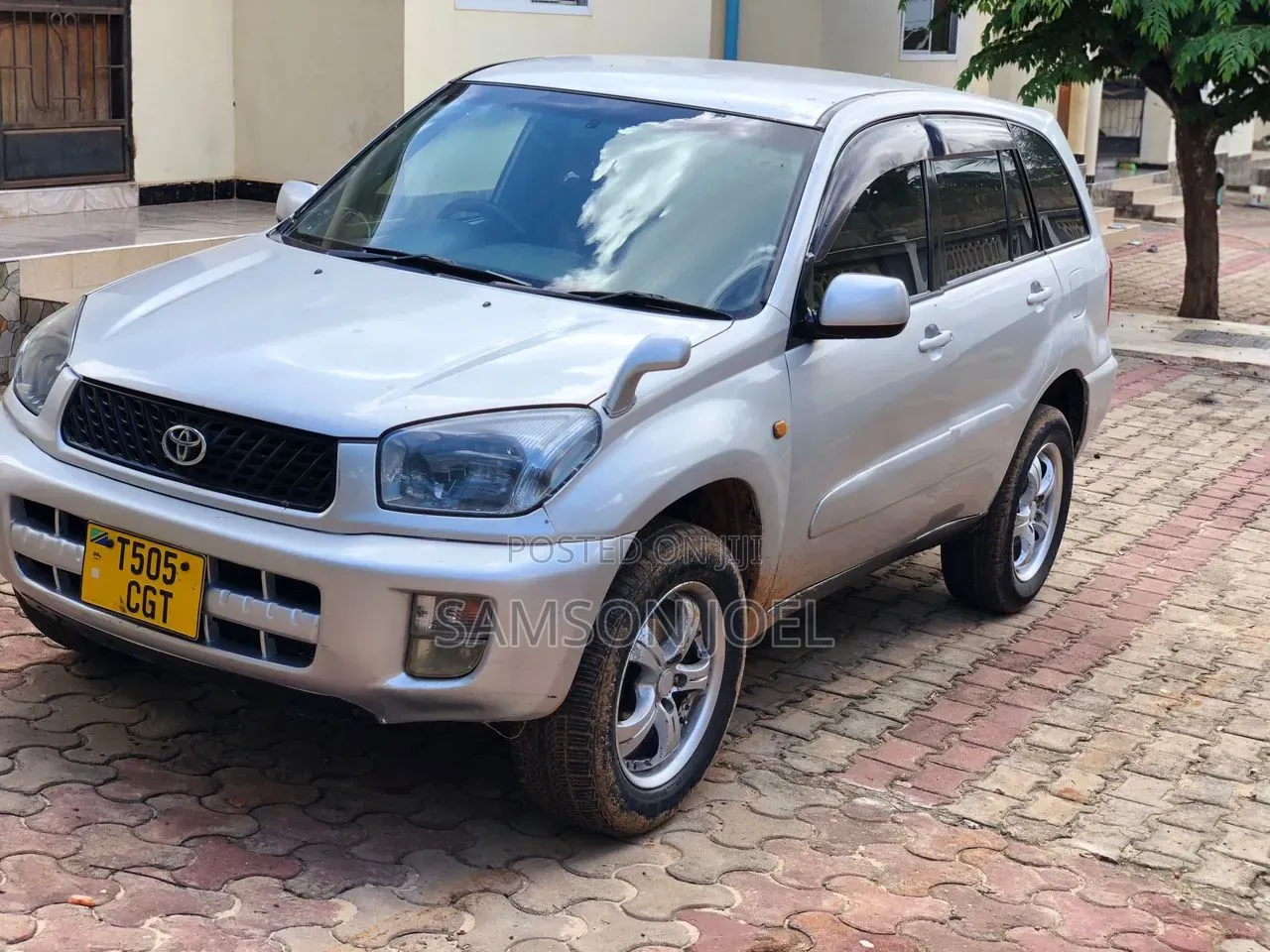 Toyota RAV4 2025 Silver