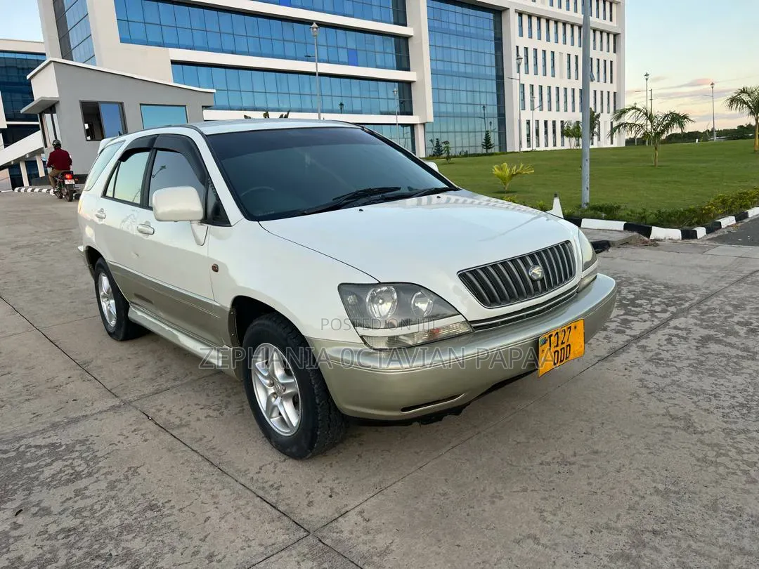 Toyota Harrier 2001 White