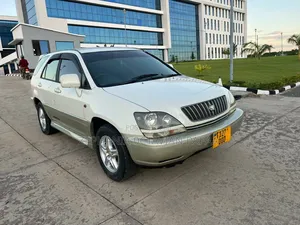 Toyota Harrier 2001 White