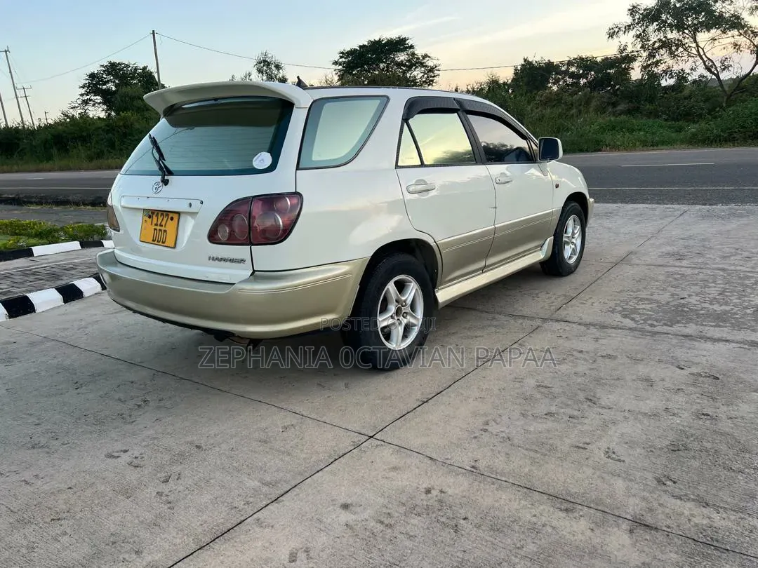 Toyota Harrier 2001 White