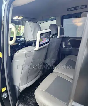 Toyota Noah 2011 Blue