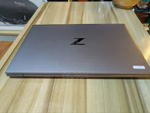 Laptop HP ZBook Firefly 14 G7 16GB Intel Core i3 SSD 256GB
