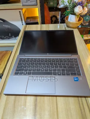 Laptop HP ZBook Firefly 14 G7 16GB Intel Core i3 SSD 256GB