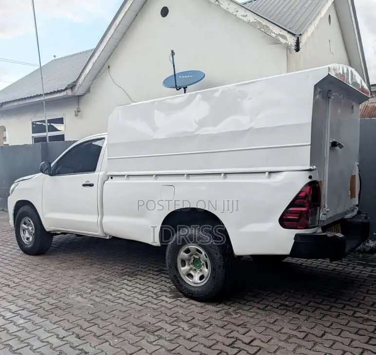 Toyota Hilux 2014 White