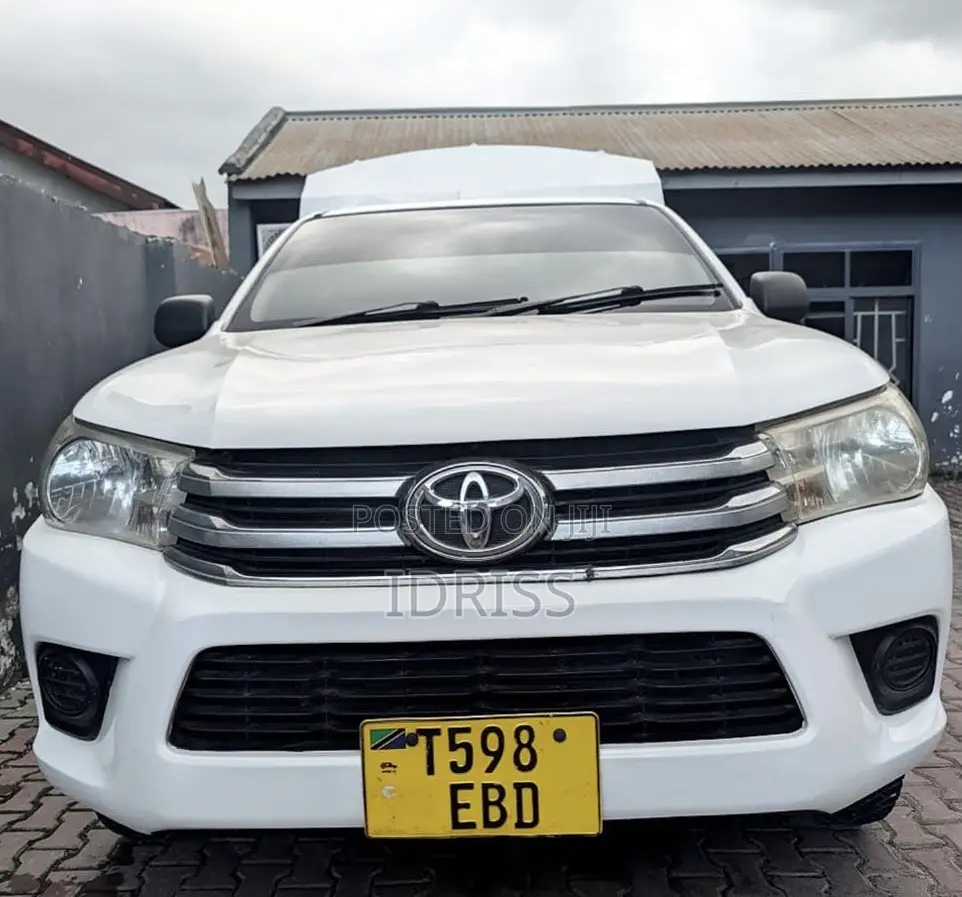 Toyota Hilux 2014 White