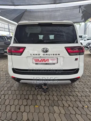 Toyota Land Cruiser 2023 White