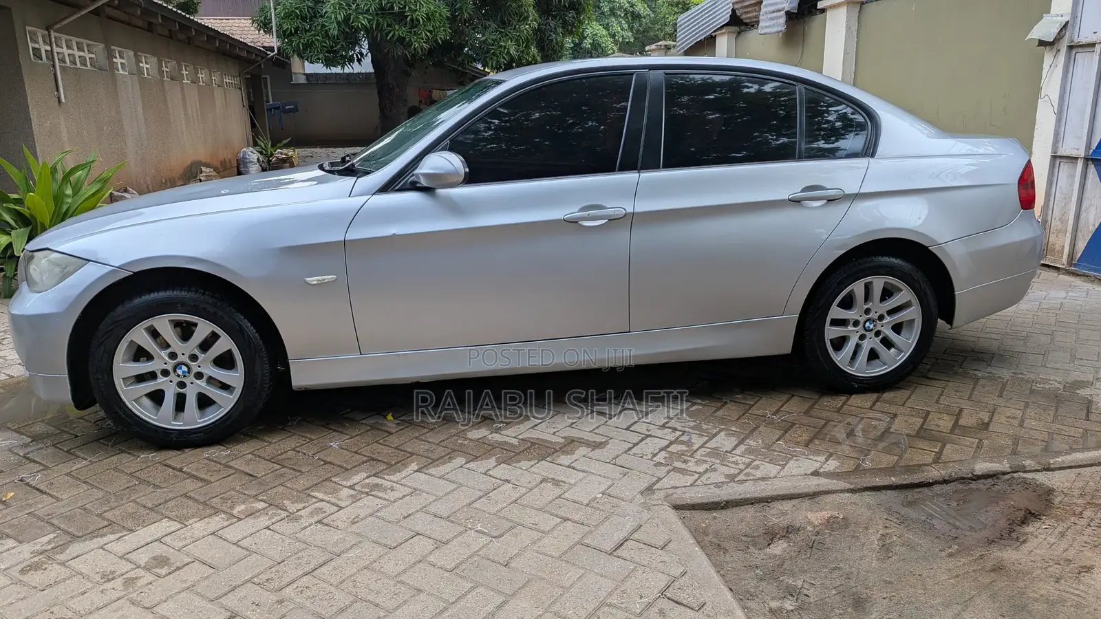 BMW 3 Series 320i RWD 2008 Silver