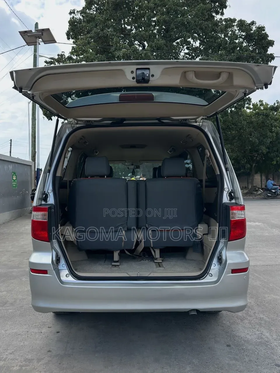 Toyota Alphard 2004 Silver