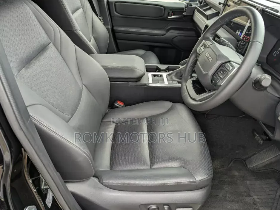 Toyota Land Cruiser Prado 2025 Black