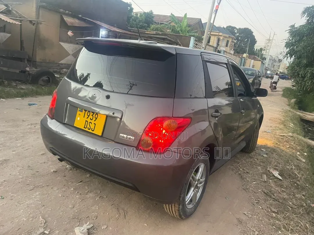 Toyota IST 2004 Gray