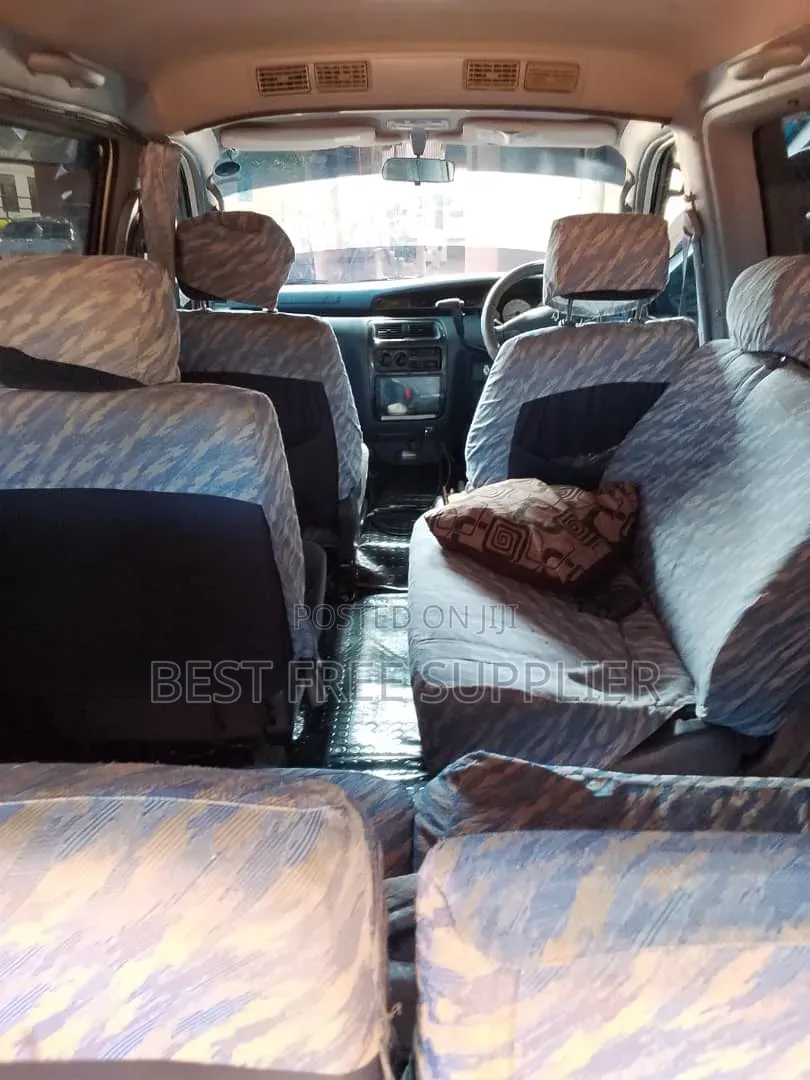 Toyota Noah 2.0 AWD (8 Seater) 2005 White