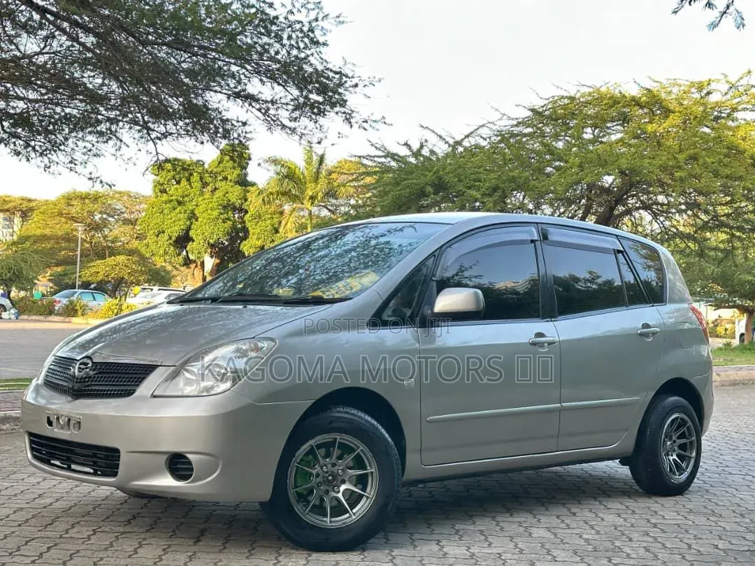 Toyota Corolla Spacio 2002 Gold