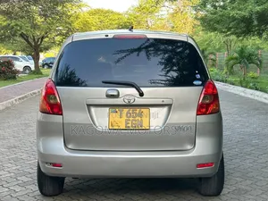 Toyota Corolla Spacio 2002 Gold