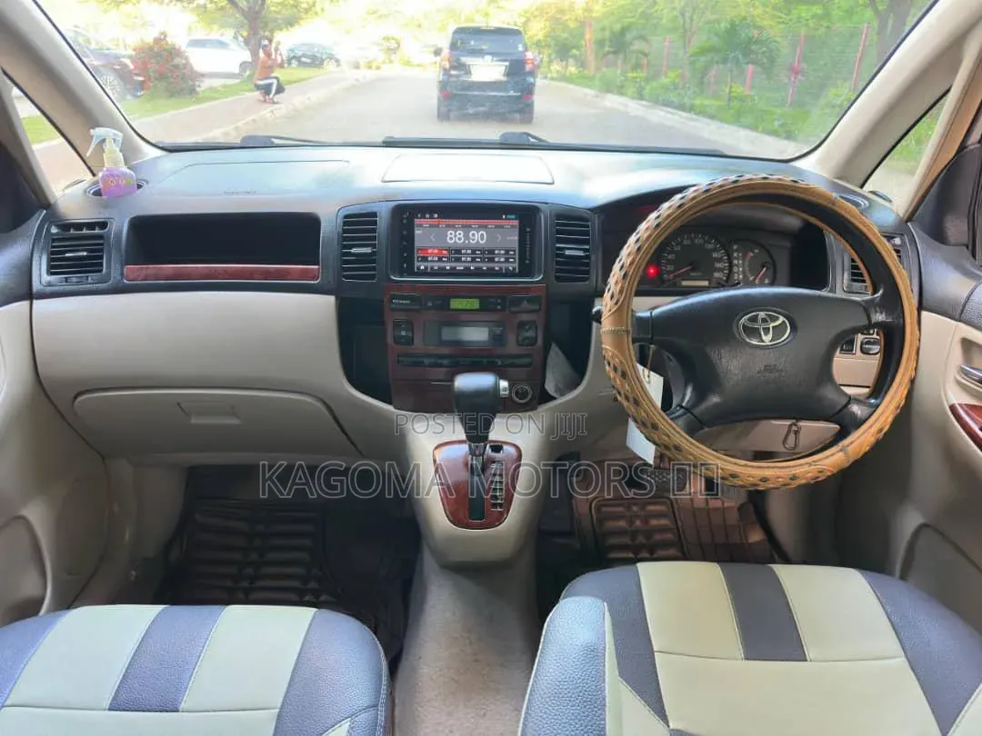 Toyota Corolla Spacio 2002 Gold