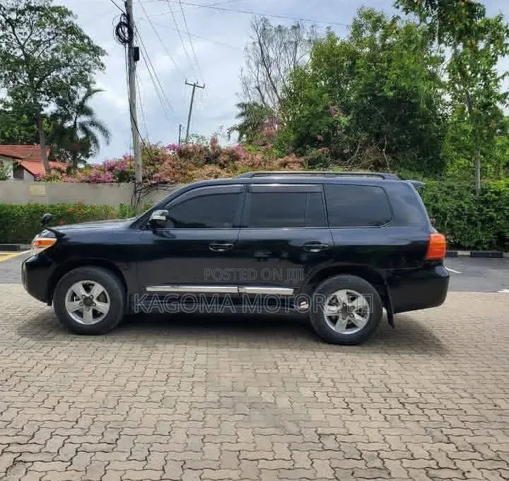 Toyota Land Cruiser 2009 Black