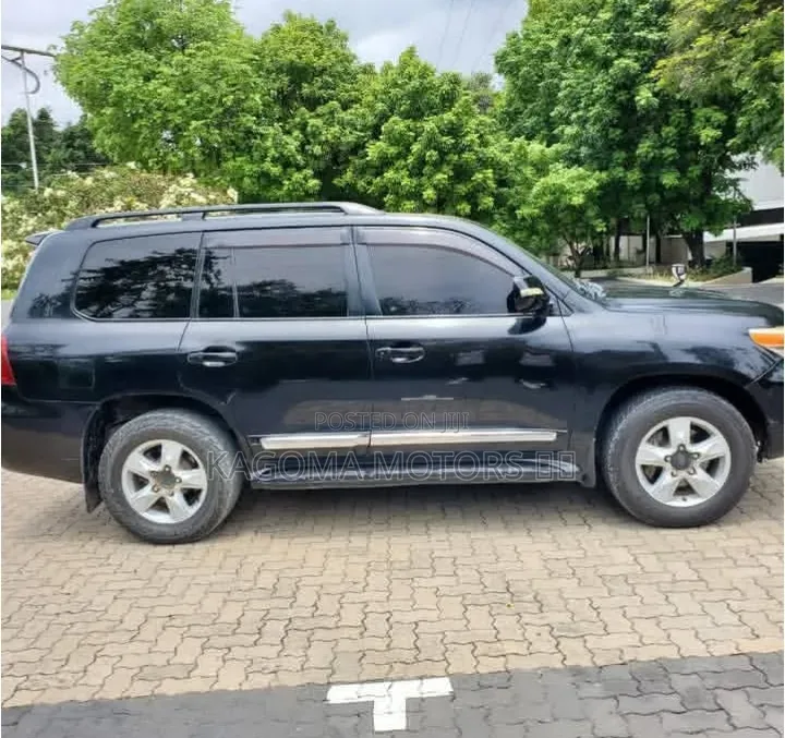 Toyota Land Cruiser 2009 Black