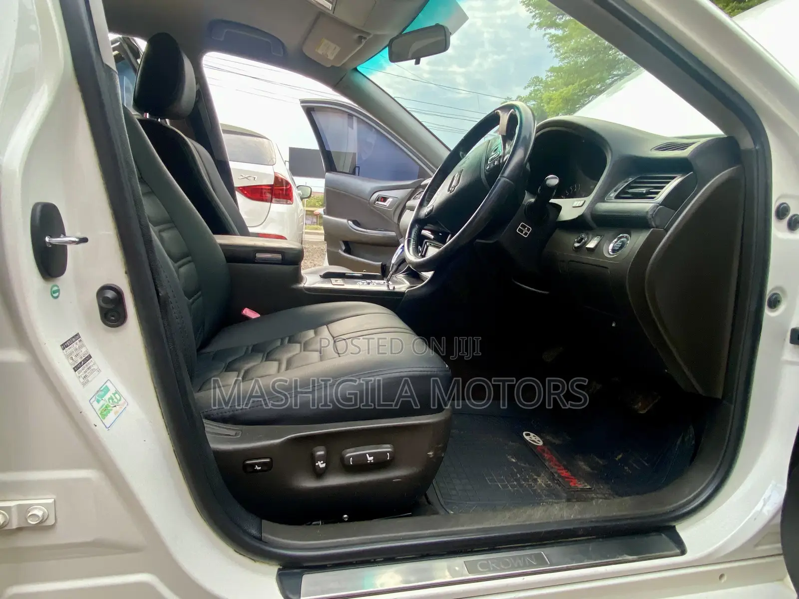Toyota Crown 2010 White