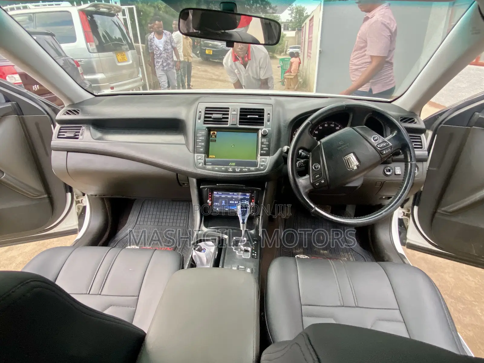 Toyota Crown 2010 White