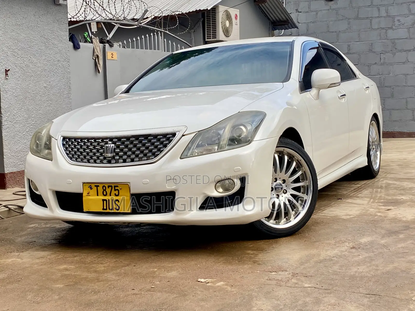 Toyota Crown 2010 White