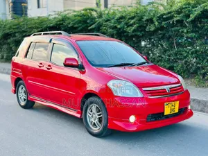 Toyota Raum 2005 Red