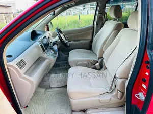Toyota Raum 2005 Red