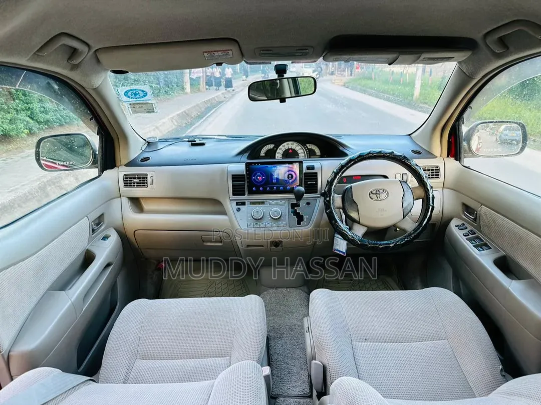 Toyota Raum 2005 Red