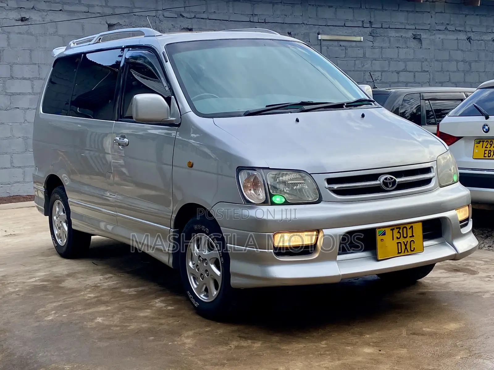 Toyota Noah 2001 Silver
