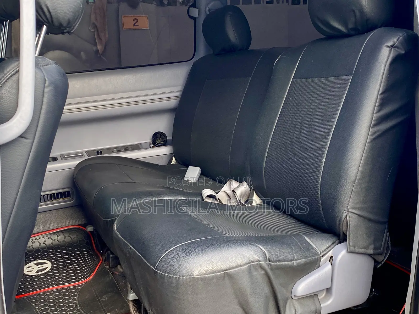 Toyota Noah 2001 Silver