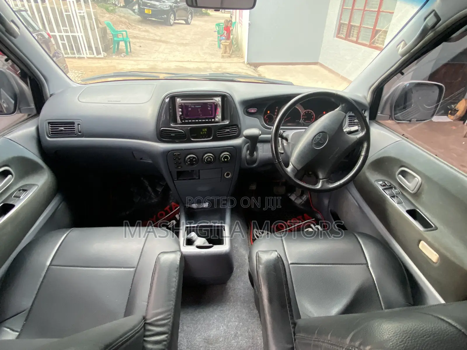 Toyota Noah 2001 Silver