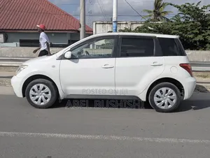 Toyota IST 2011 White