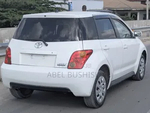 Toyota IST 2011 White