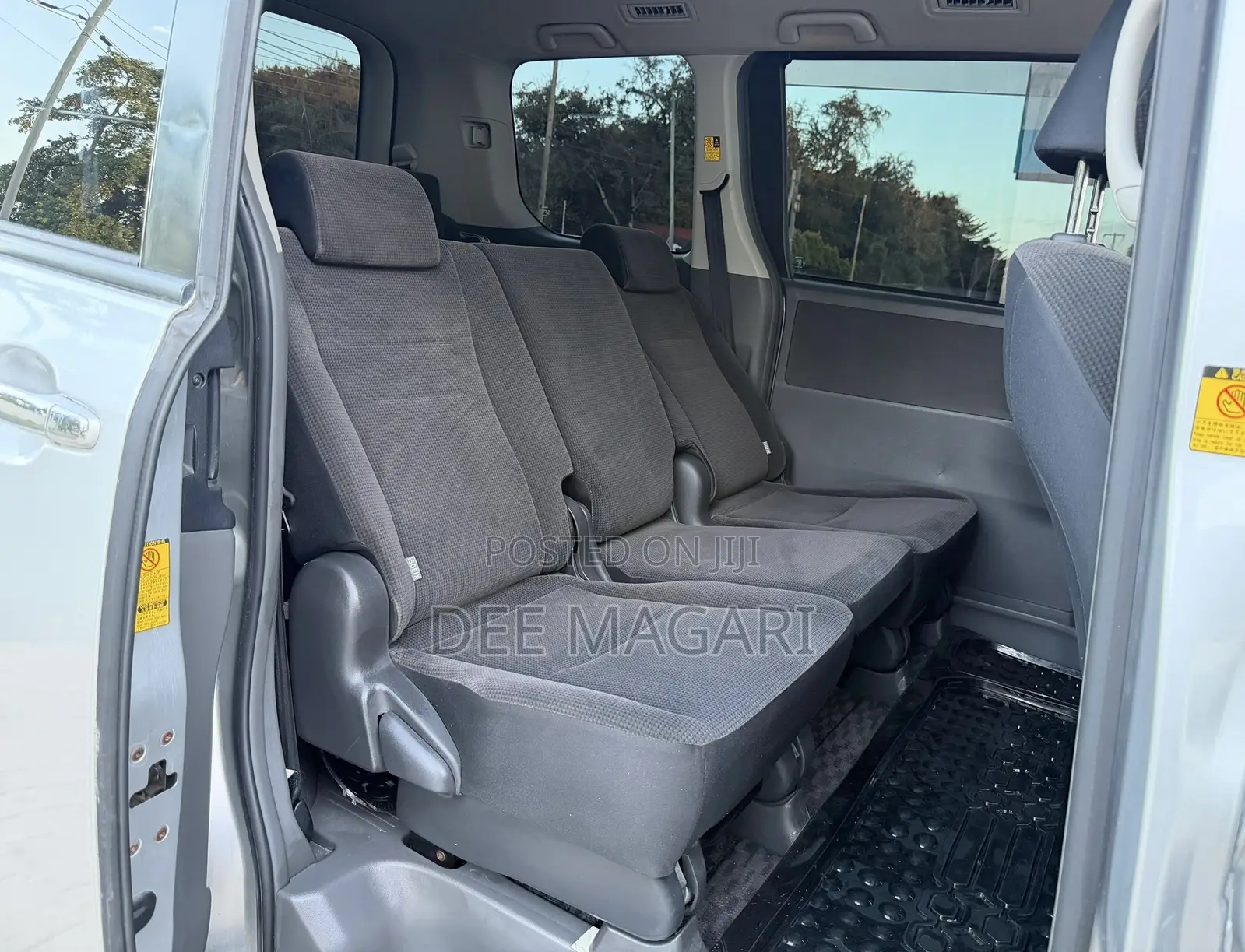 Toyota Noah 2009 Silver