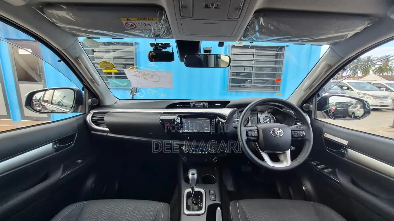 Toyota Hilux 2022 Blue