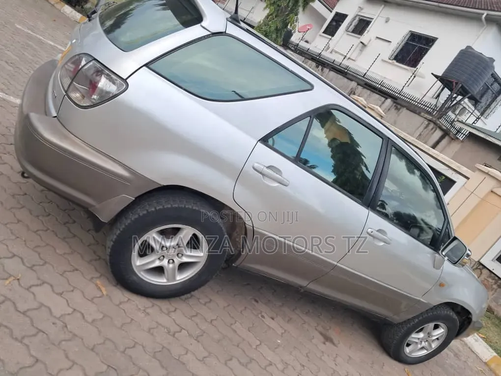 Toyota Harrier 1999 Silver