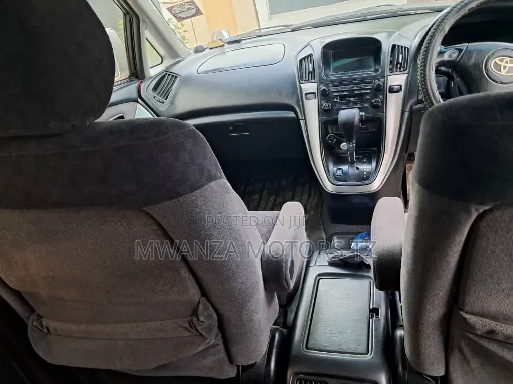 Toyota Harrier 1999 Silver