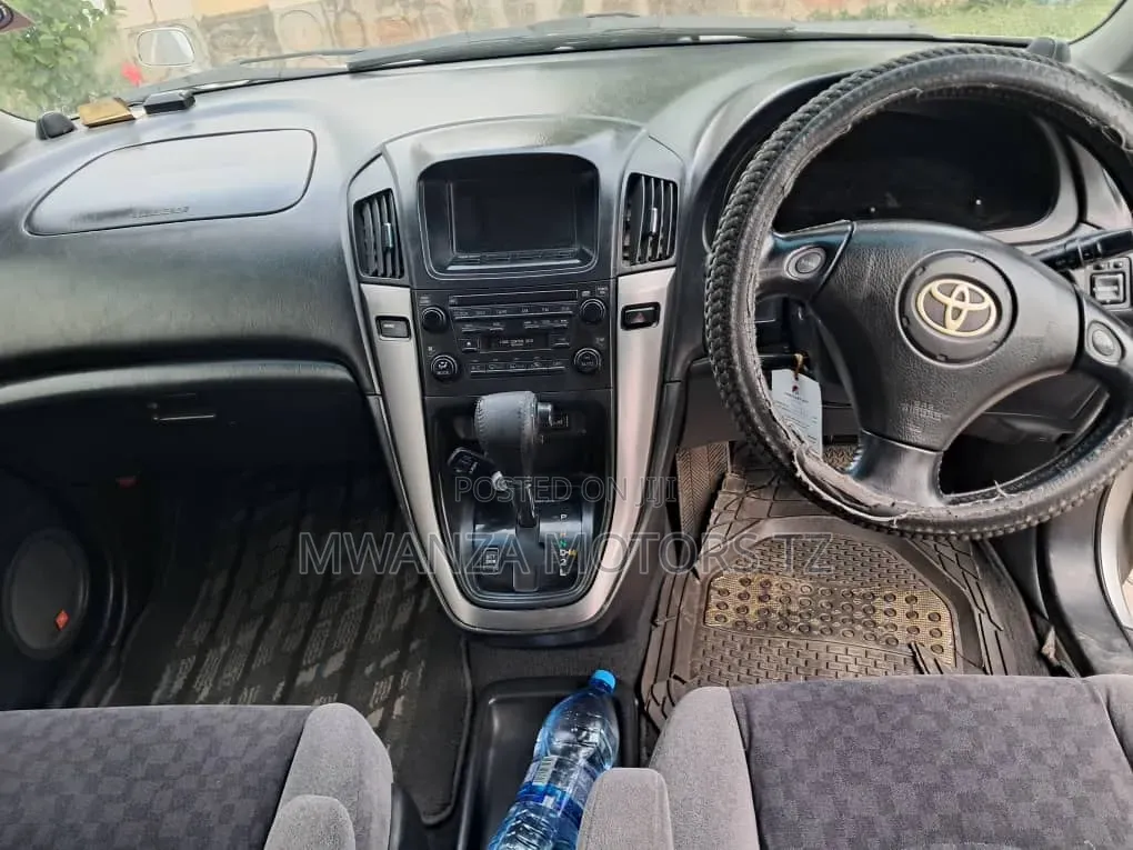 Toyota Harrier 1999 Silver