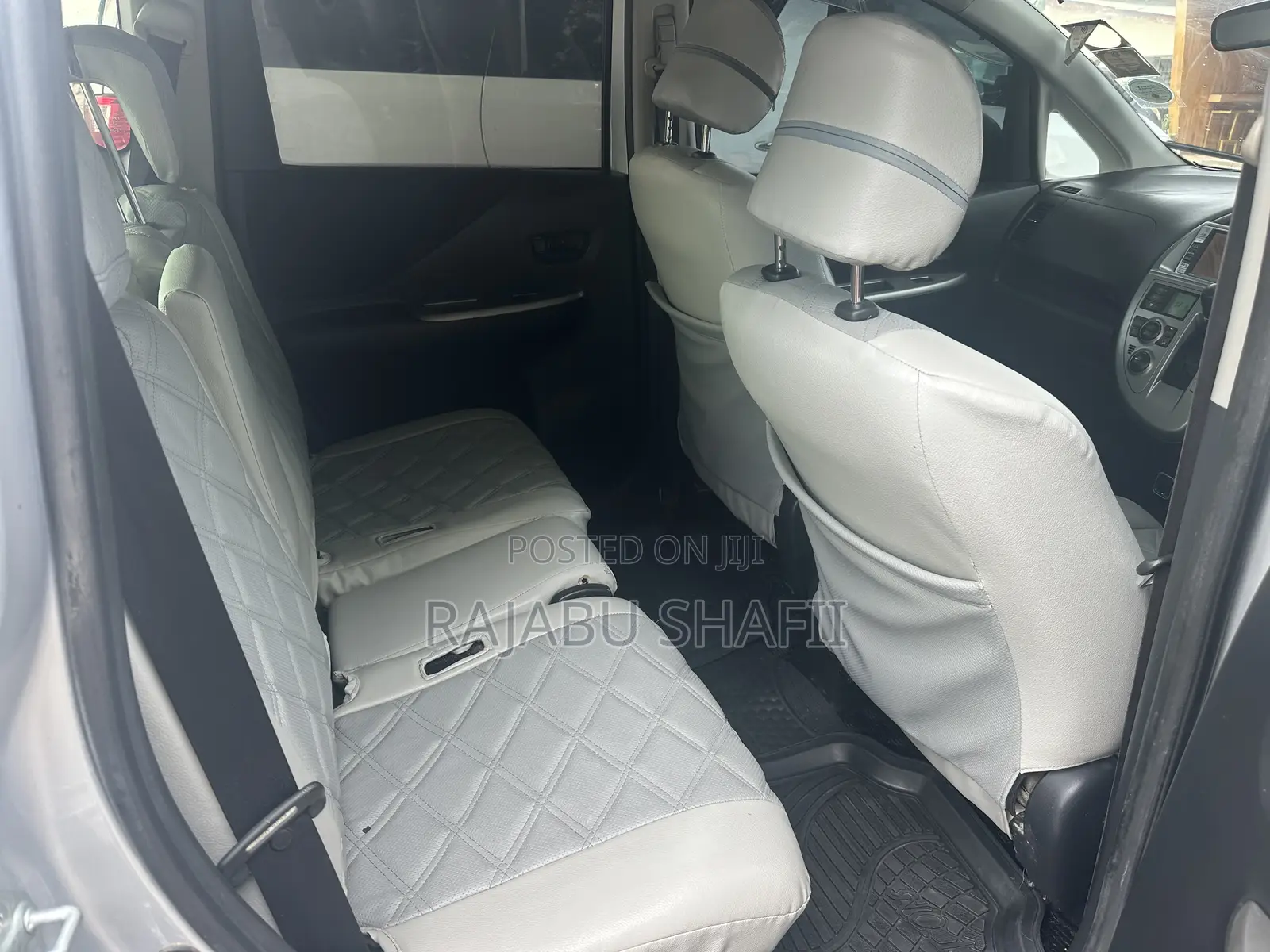 Toyota Ractis 1.5 FWD 2007 Silver