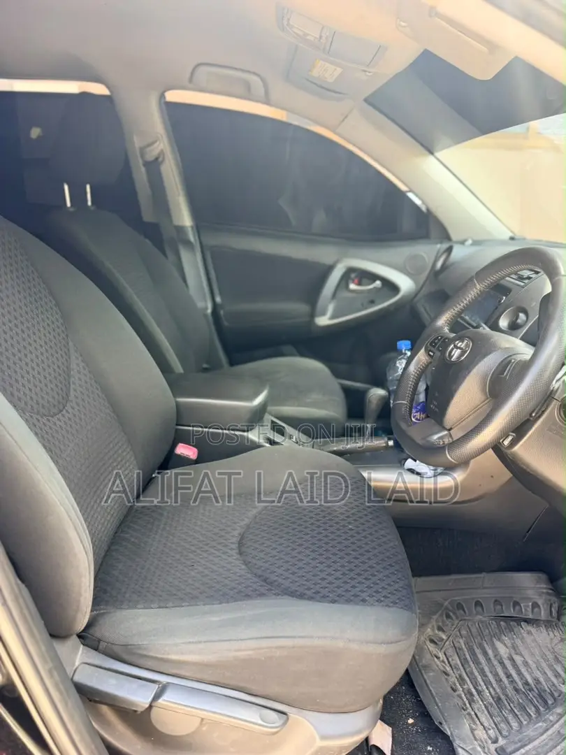 Toyota Vanguard 2011 Black