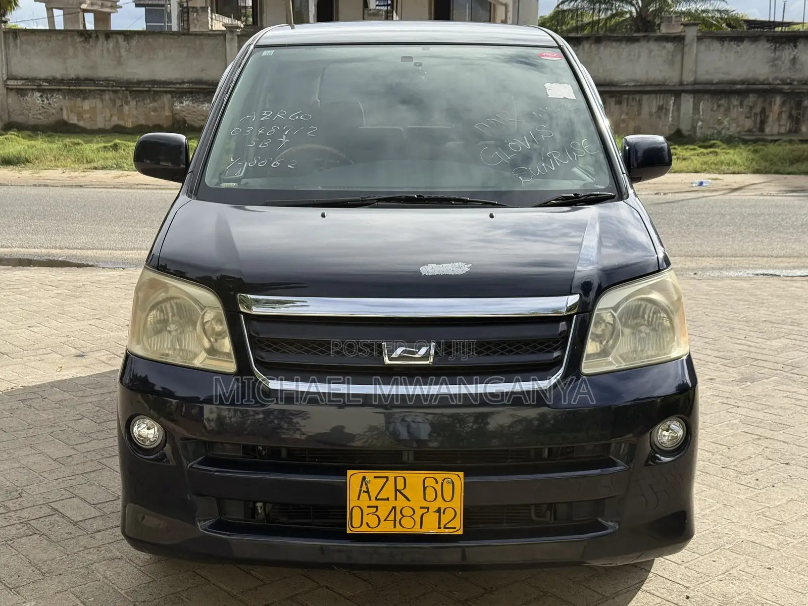 Toyota Noah 2004 Black