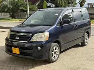 Toyota Noah 2004 Black