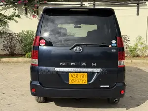 Toyota Noah 2004 Black