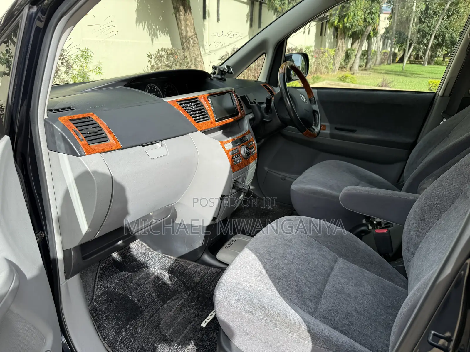 Toyota Noah 2004 Black
