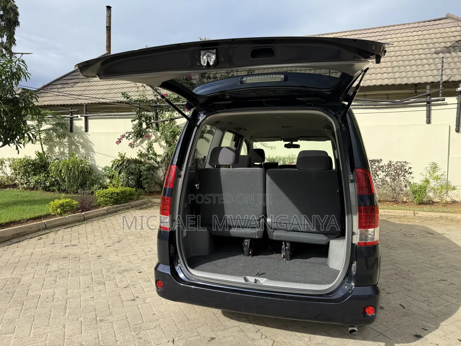 Toyota Noah 2004 Black