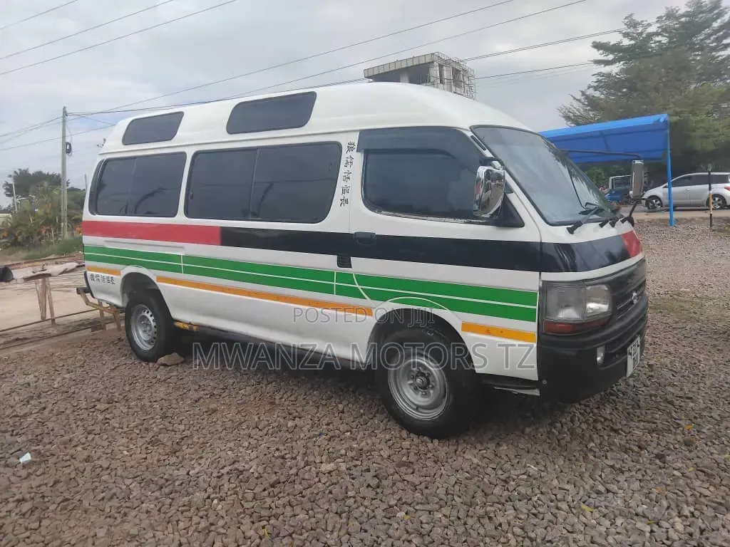 Toyota HiAce 2002 White