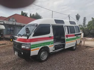Toyota HiAce 2002 White