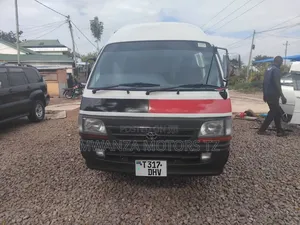 Toyota HiAce 2002 White