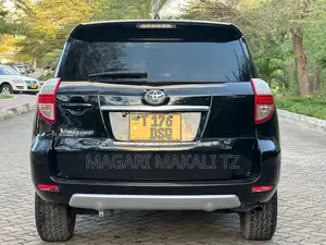Toyota Vanguard 2010 Black