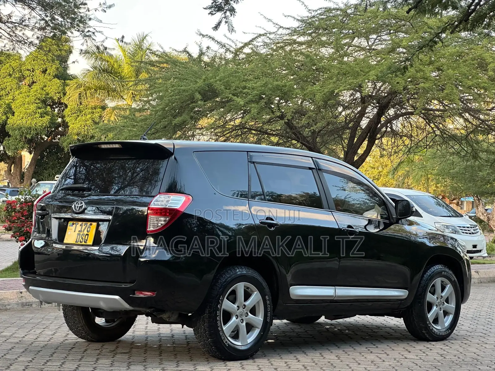 Toyota Vanguard 2010 Black