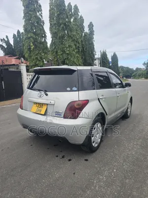 Toyota IST 2005 Silver
