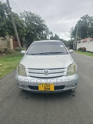 Toyota IST 2005 Silver